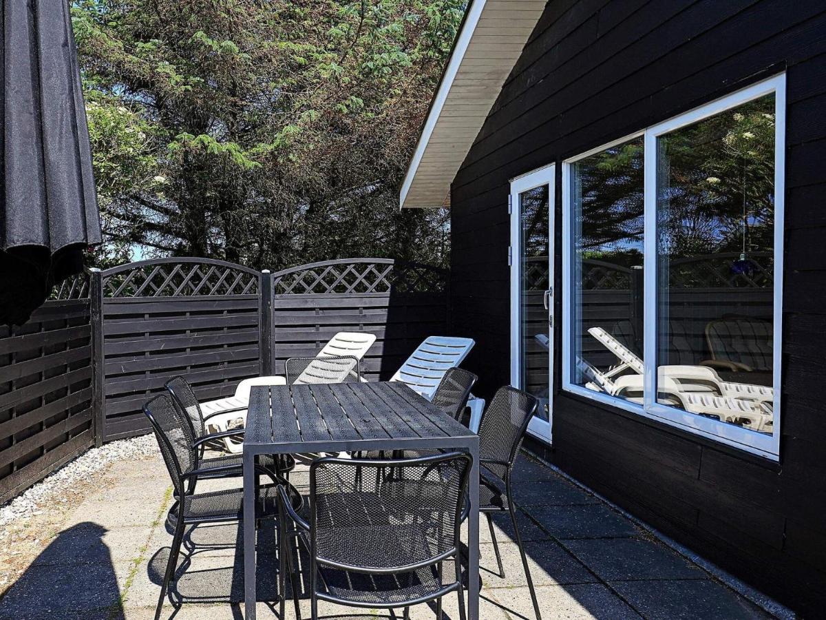 4 Person Holiday Home In L Kken Lokken Bagian luar foto